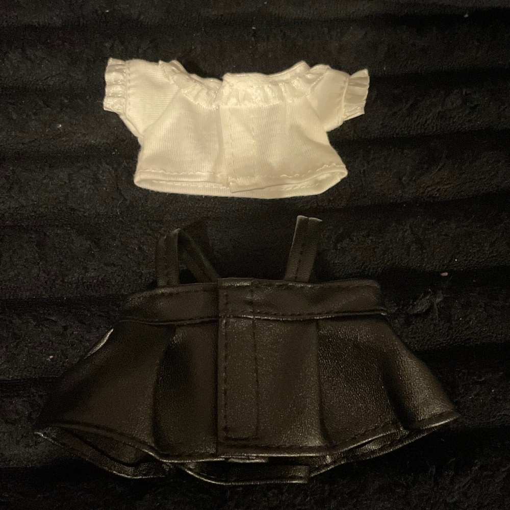 Labubu Outfit - Picture 4 of 4